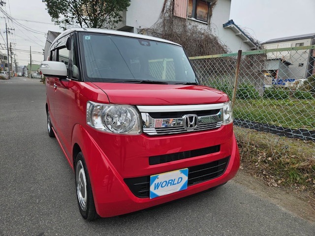 ホンダ N-BOXスラッシュ 660 X 2トーンカラースタイル ナビTVETCシートヒーターハンドルヒーターバックカメラ電動パーキングオートミラーオートライト皮ステアリングクルーズコントロールワイヤレス携帯充電リモコンキータイヤ新品